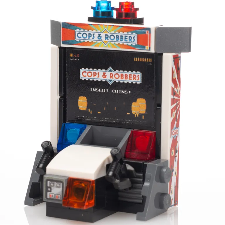 The Brick Show Shop B3 Customs® Cops & Robbers Arcade Game