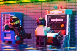 The Brick Show Shop B3 Customs® Cops & Robbers Arcade Game