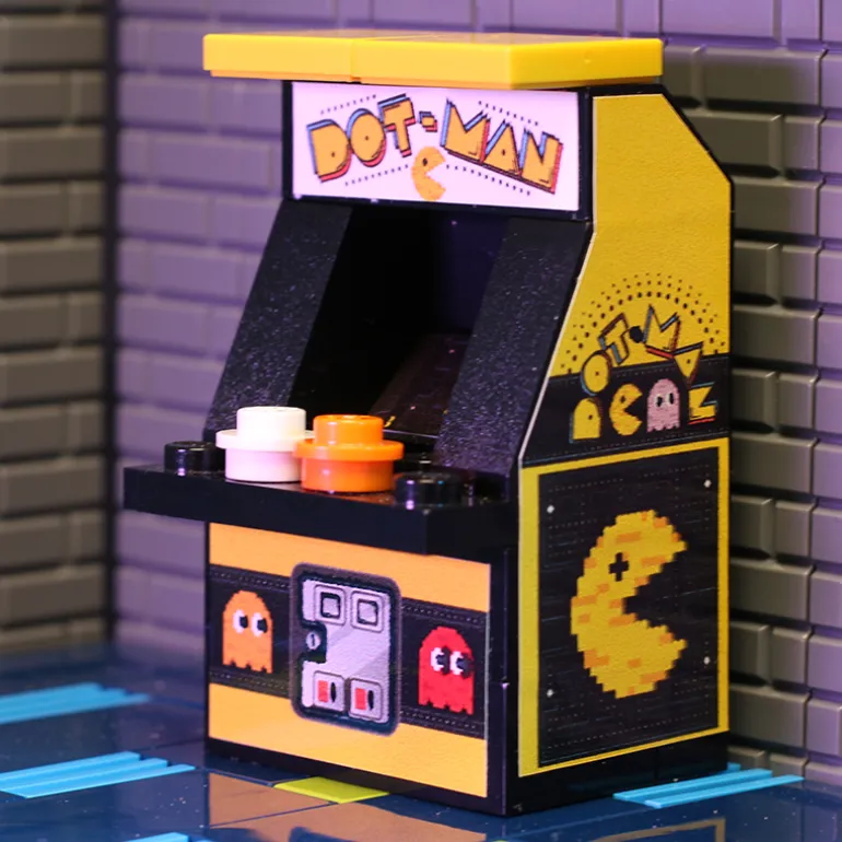 The Brick Show Shop Dot-Man Arcade Machine made using LEGO parts - B3 Customs