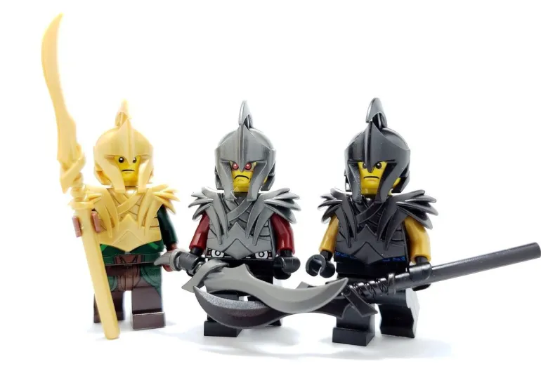 The Brick Show Shop Elf spear for LEGO Minifigures - LEGO Minifigure Compatible (Brick Warriors)