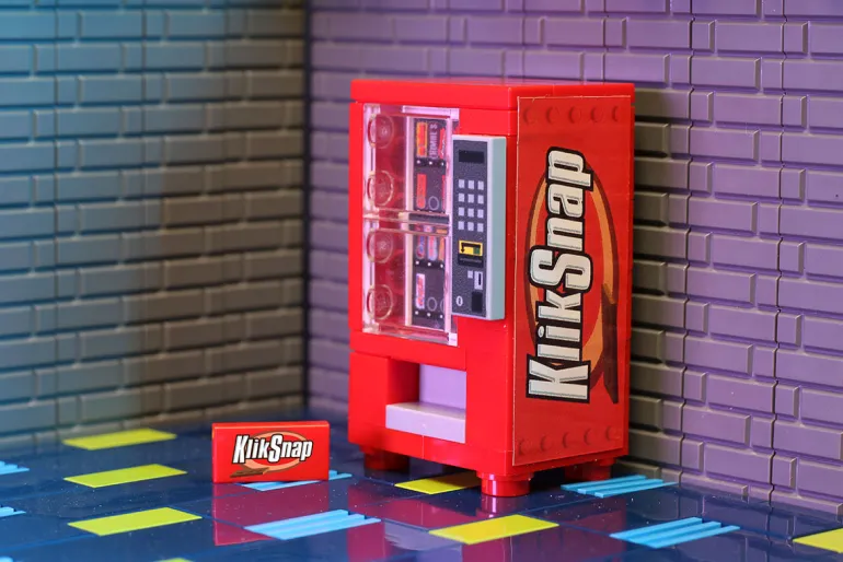 The Brick Show Shop Klik Snap - B3 Customs® Candy Vending Machine