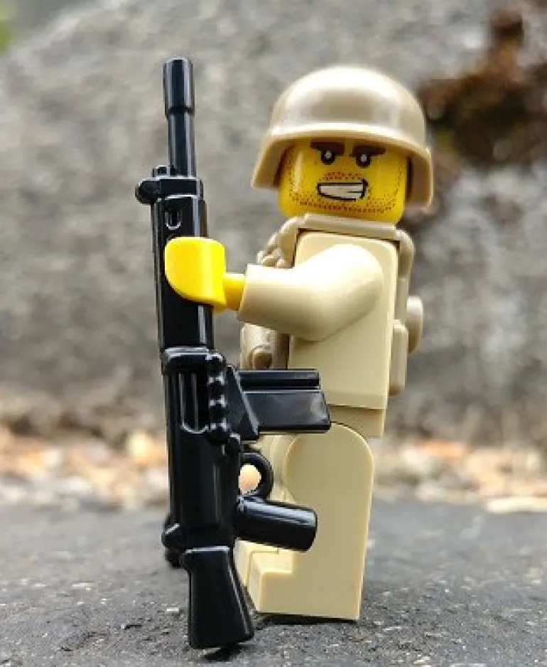 The Brick Show Shop NATO Battle Rifle NBR - LEGO Compatible