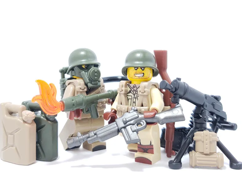 The Brick Show Shop US LMG - Brick Warriors - LEGO Minifigure Compatible (Brick Warriors)