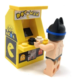 The Brick Show Shop VAULTED!! EXCLUSIVE B3 Customs Dot-Man Arcade Machine