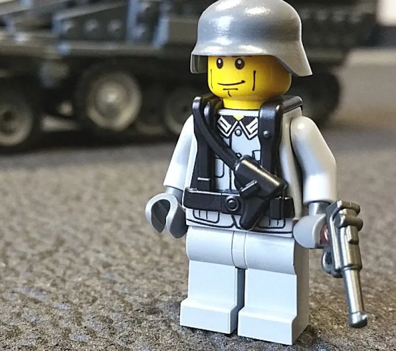 The Brick Show Shop WW2 German Command Vest for LEGO Minifigures - BrickArms